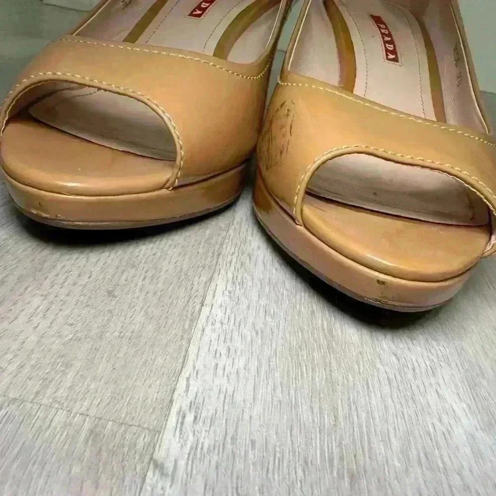Prada Peep Toe Wedge Espadrille Heels Tan Patent Leather Size 37.5 us 7 - Picture 11 of 12